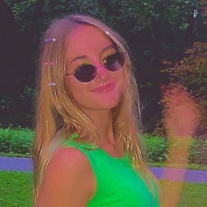 Meet your Posher, Catherine